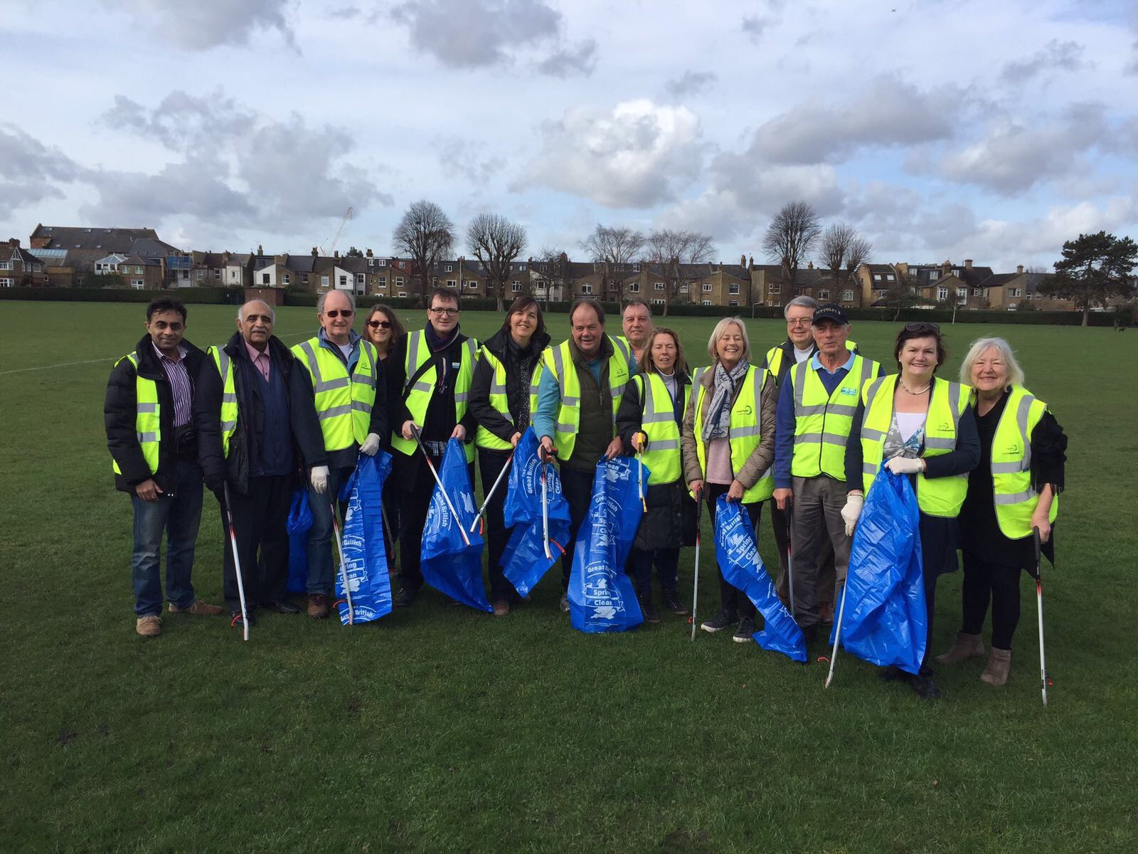 join-our-community-clean-up-team-stephen-hammond-mp